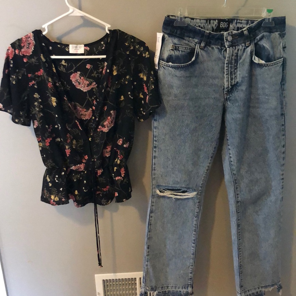 NWT BDG mid rise acid wash distressed jeans
